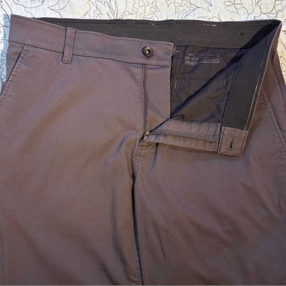 NIKE Dri- Fit Flat Front Classic Pants in Gray Mens Size
34x30💚 - Picture 4 of 13